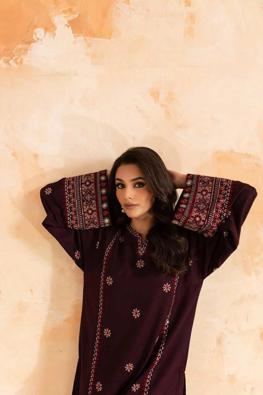 Nazakat Embroidered 2pc royal lifestyle collections