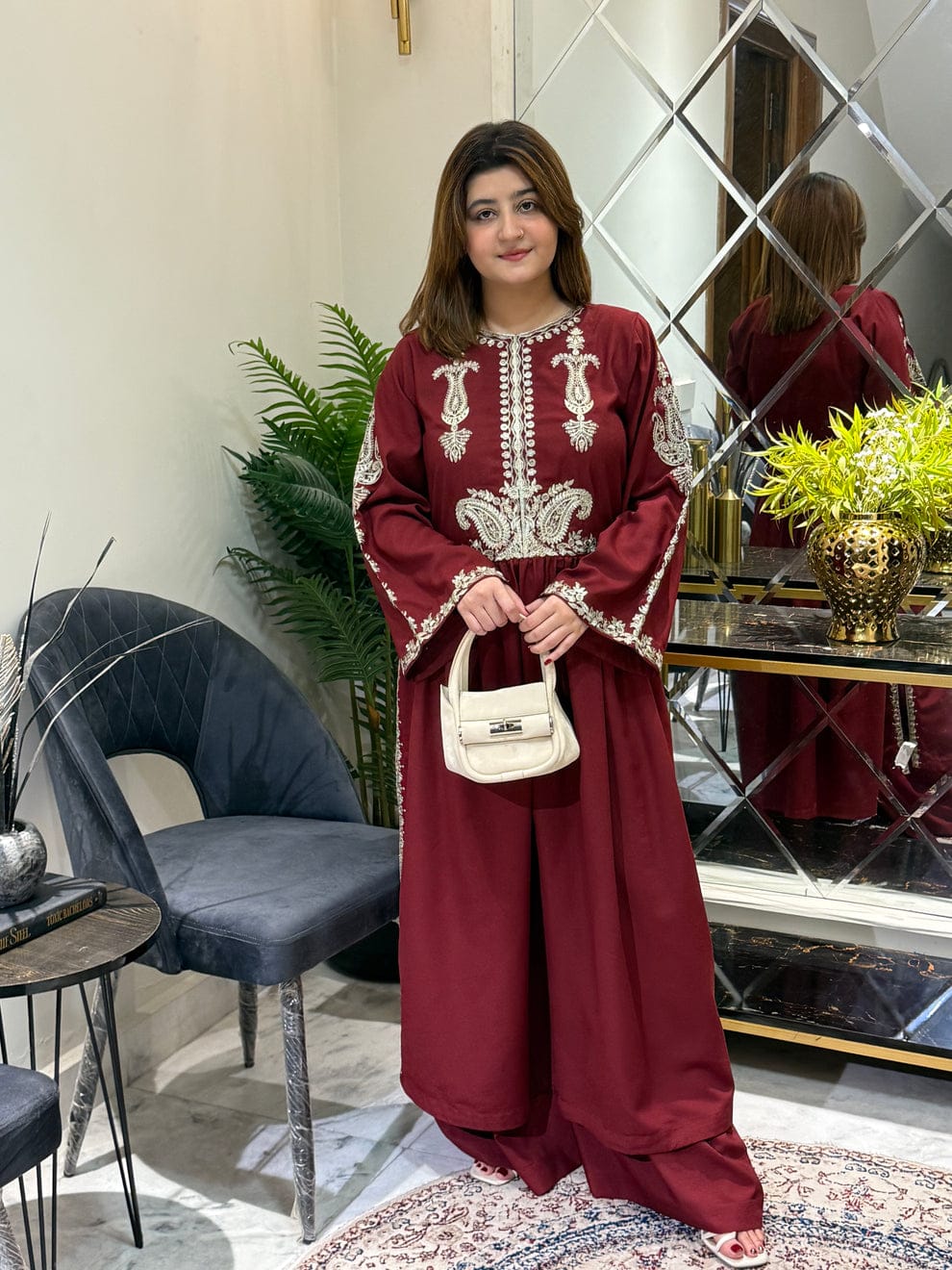 Alisha Mahroon Embroidered 2pc royal lifestyle collections