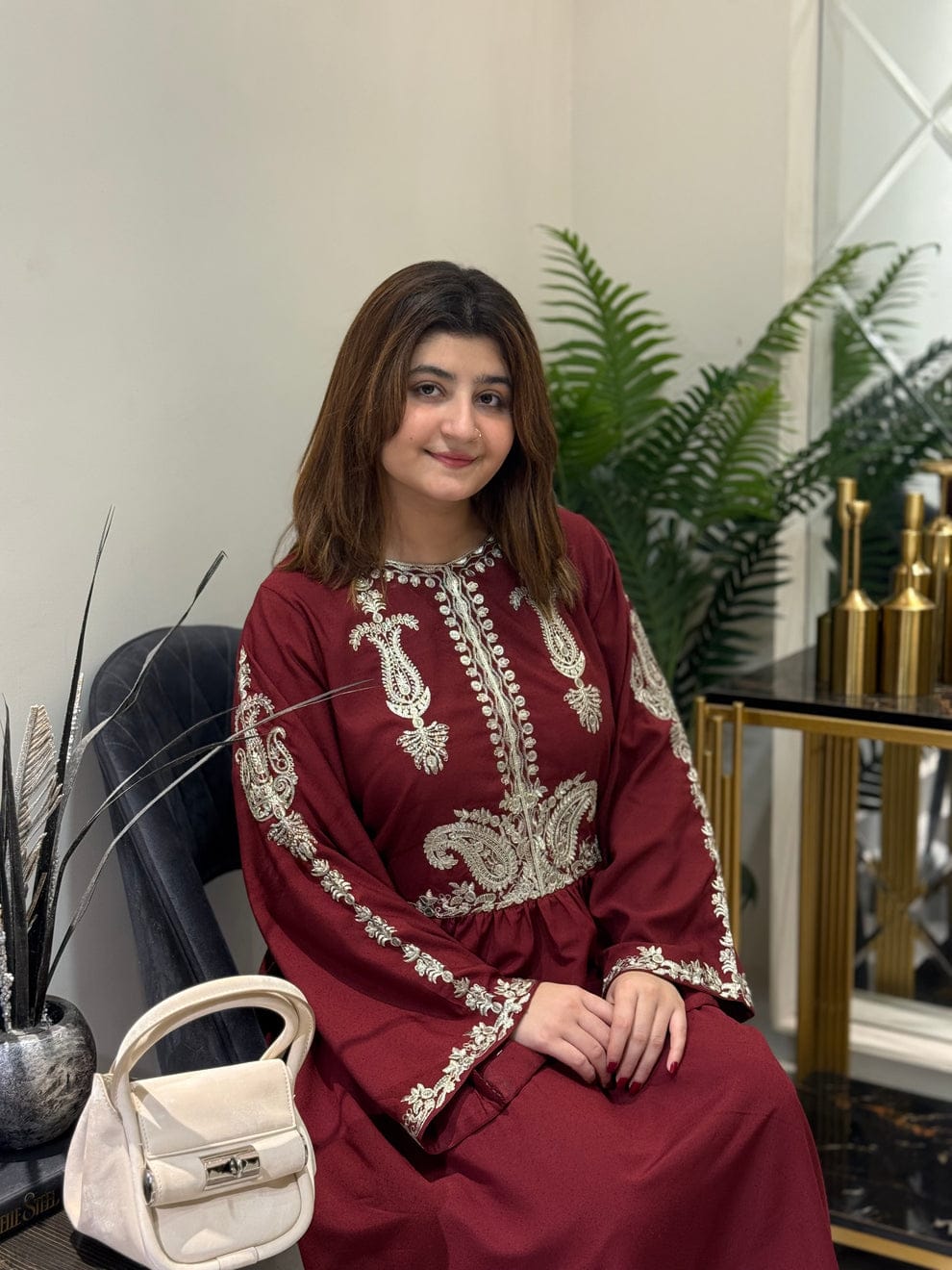Alisha Mahroon Embroidered 2pc royal lifestyle collections