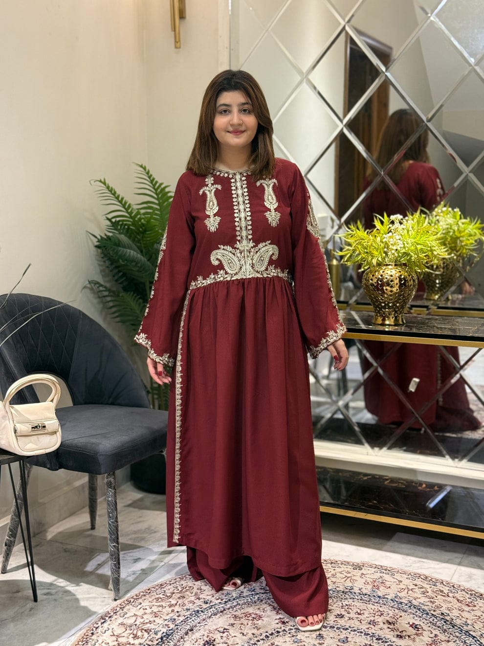 Alisha Mahroon Embroidered 2pc royal lifestyle collections