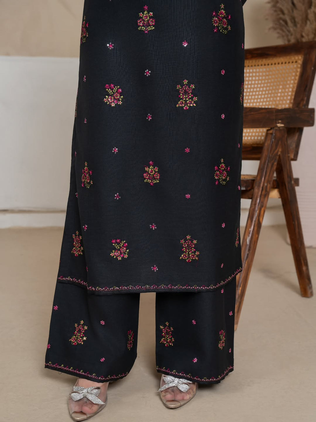 Royal Olive Embroidered 3pcs Royal Lifestyle Collections