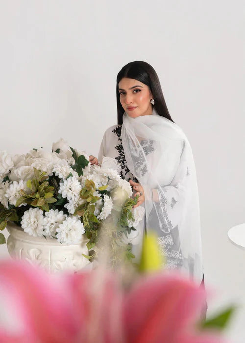 Royal White Charm Farshi 3pcs Royal Lifestyle Collections
